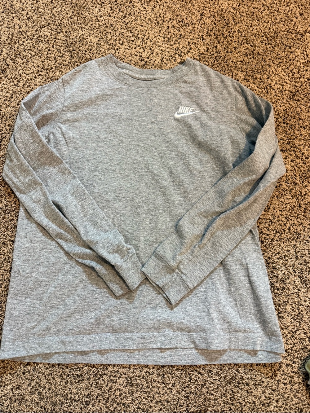 Nike boys long sleeved grey shirt large